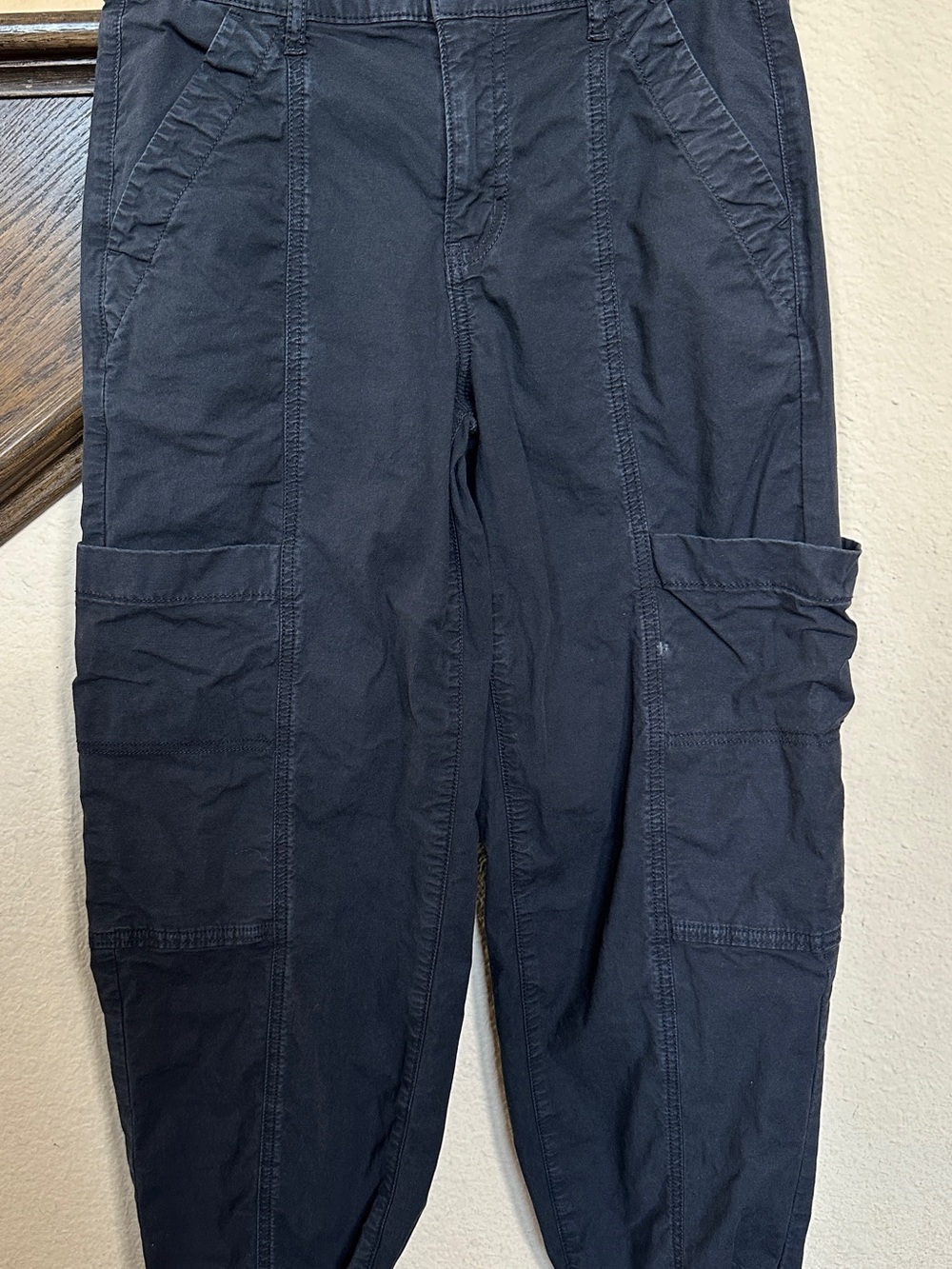 American Eagle AE High-Waisted Baggy Cargo Joggers Pants Size 0 Black Women’s
